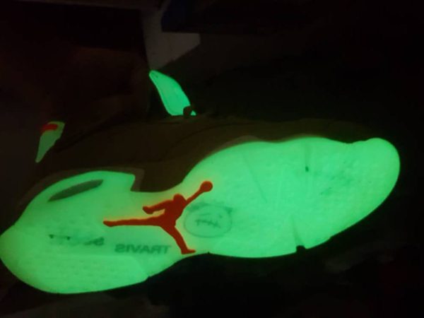 کتانی نایک ایر جردن ۶ تراویس اسکات کرمی Nike air jordan 6 travis Scott cactus Jack cream