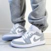 نایک ایر جردن ۱ بدون ساق ولف طوسی Nike air jordan 1 low wolf grey