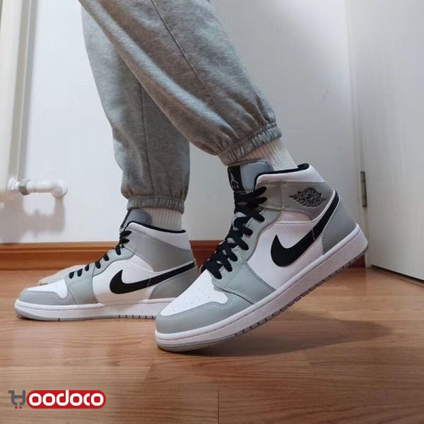 کتانی نایک ایر جردن ۱ طوسی سفید Nike air jordan 1 mid smok grey