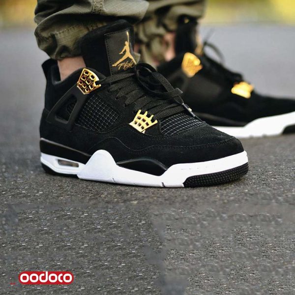 کتانی نایک ایر جردن ۴ رترو مشکی طلایی Nike air Jordan 4 retro black and gold