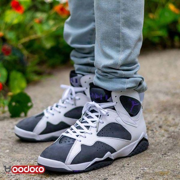 کتانی نایک ایر جردن ۷ رترو سفید طوسی تیره Nike air jordan 7 retro white and dark grey