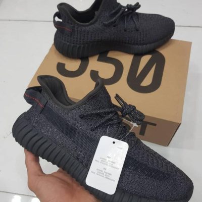 کتانی آدیداس یزی بوست ۳۵۰ وی۲ مشکی تمام شبنما Adidas yeezy boost 350 v2 black 