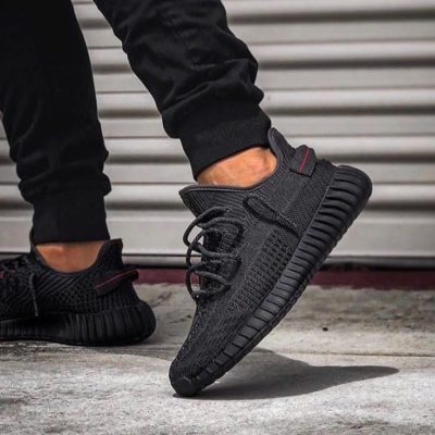 کتانی آدیداس یزی بوست ۳۵۰ وی۲ مشکی تمام شبنما Adidas yeezy boost 350 v2 black 