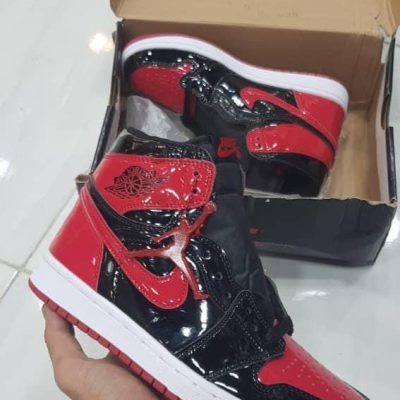 کتانی نایک ایر جردن ۱ مشکی قرمز ورنی Nike air jordan 1 black and red verni