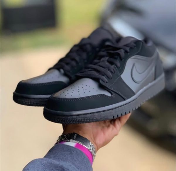 nike jordan 1 low full black نایک ایر جردن ۱ بدون ساق تمام مشکی جیر