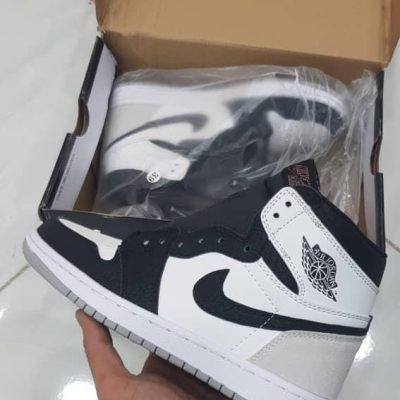 جردن 1 کورال مشکی طووسی سفید Jordan 1 bleached coral